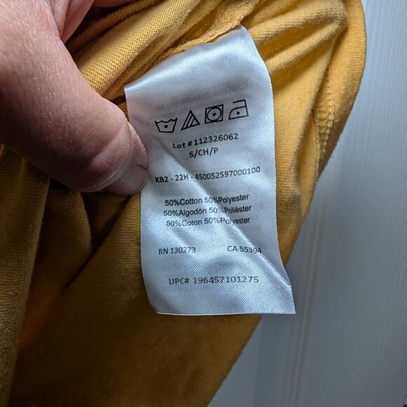 Womens Wrangler Graphic Tee Shirt Size Small Mustard Yellow Can't Be Tamed - Picture 4 of 6